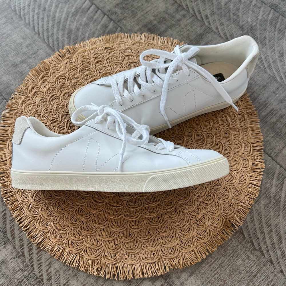 VEJA ESPLAR LEATHER LOGO SNEAKERS for women